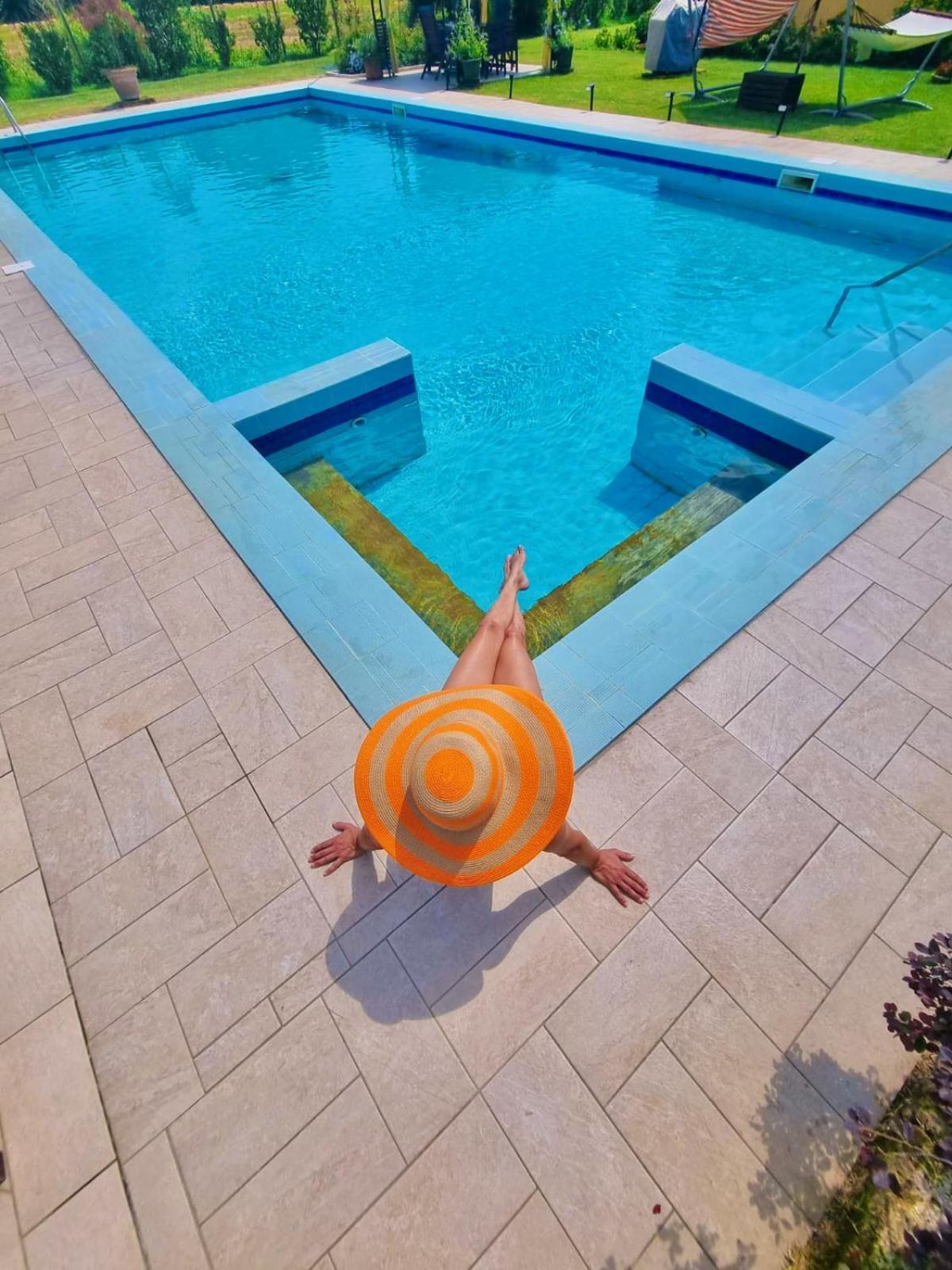 ميرا Ca' Leone - Regina Vittoria - Apartment With Pool المظهر الخارجي الصورة